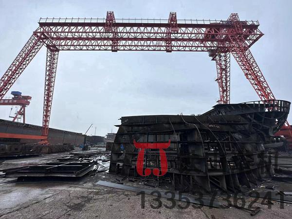 山東煙臺(tái)造船門(mén)式起重機(jī)廠家造船門(mén)式起重機(jī)誠(chéng)信為本、質(zhì)量為生